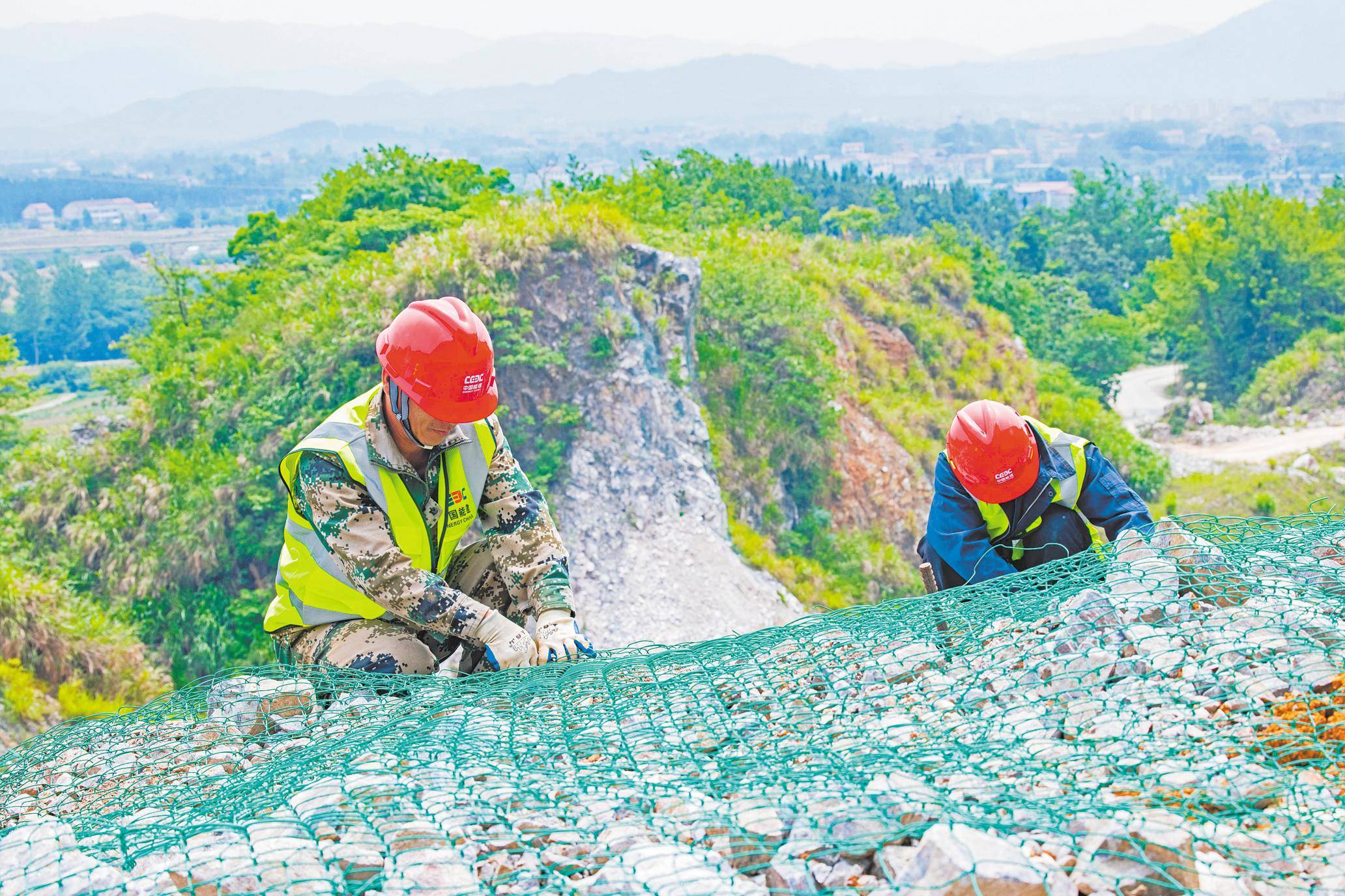 岩石上种出一片葱绿—湖北沿江废弃矿山修复掠影_治理_山体_生态