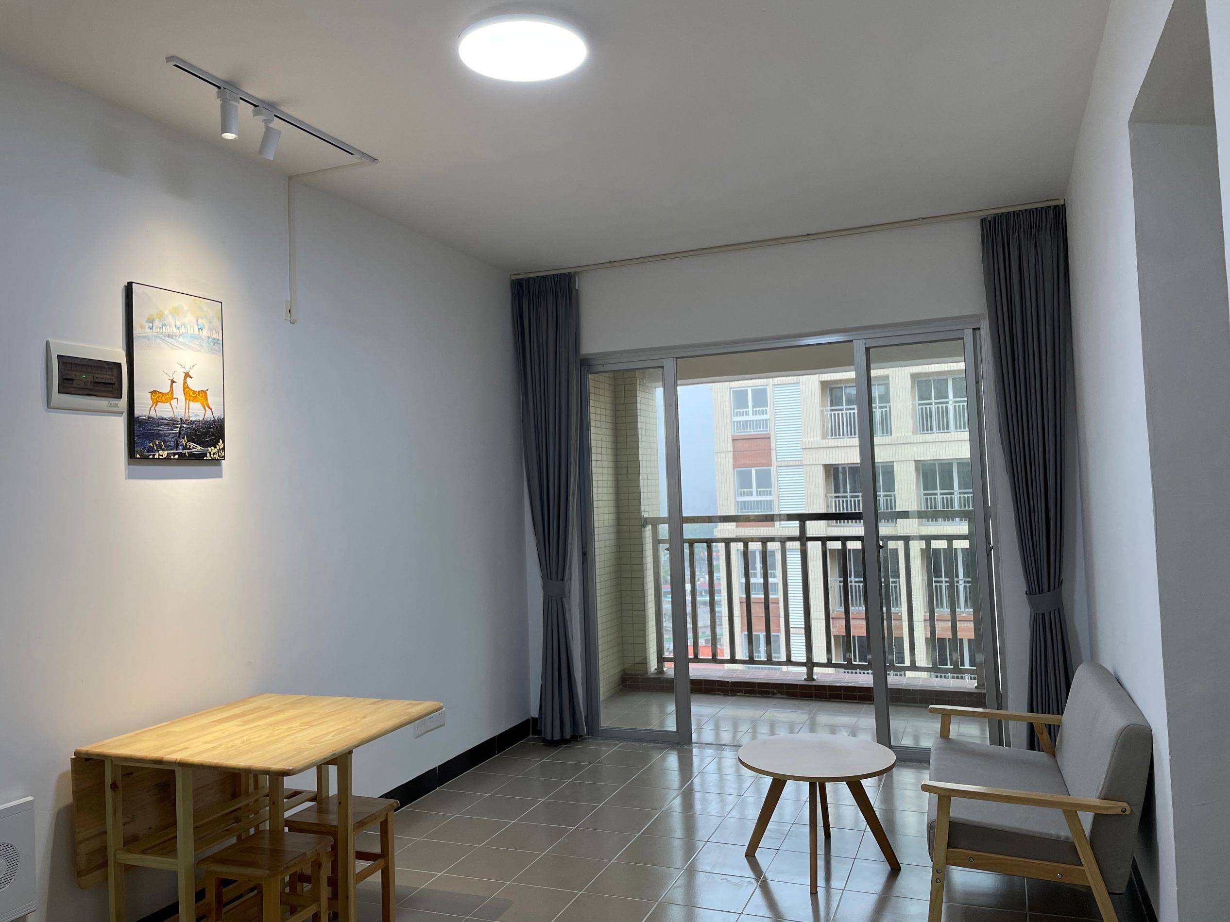 我市第二批青年安居公寓交房