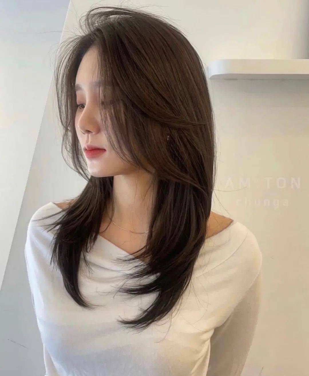 中长发发型,优雅大气又自然_修剪_美发_视频