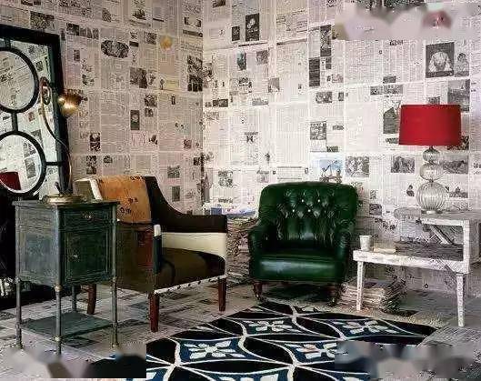旧报纸贴墙上,房间华丽转身高级灰220709_生活_装饰_冲击