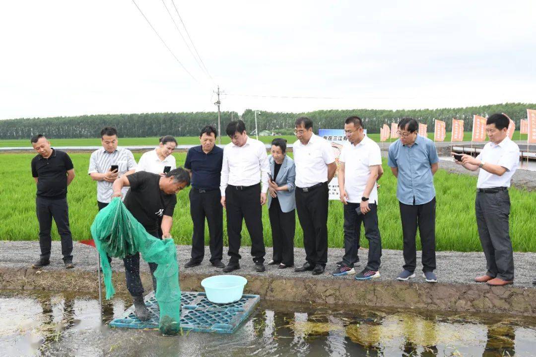 同江市人大一行赴勤得利农场有限公司考察调研