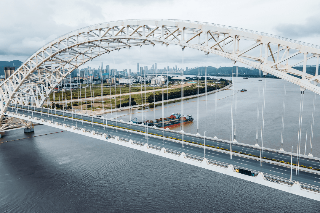 5米,衔接广珠西线三期工程,港珠澳大桥,珠海侧接线和洪湾至鹤洲高速