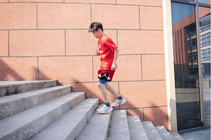 科学健身 | 儿童花式台阶跳 玩出暑期新味道_训练方法_动作_难度