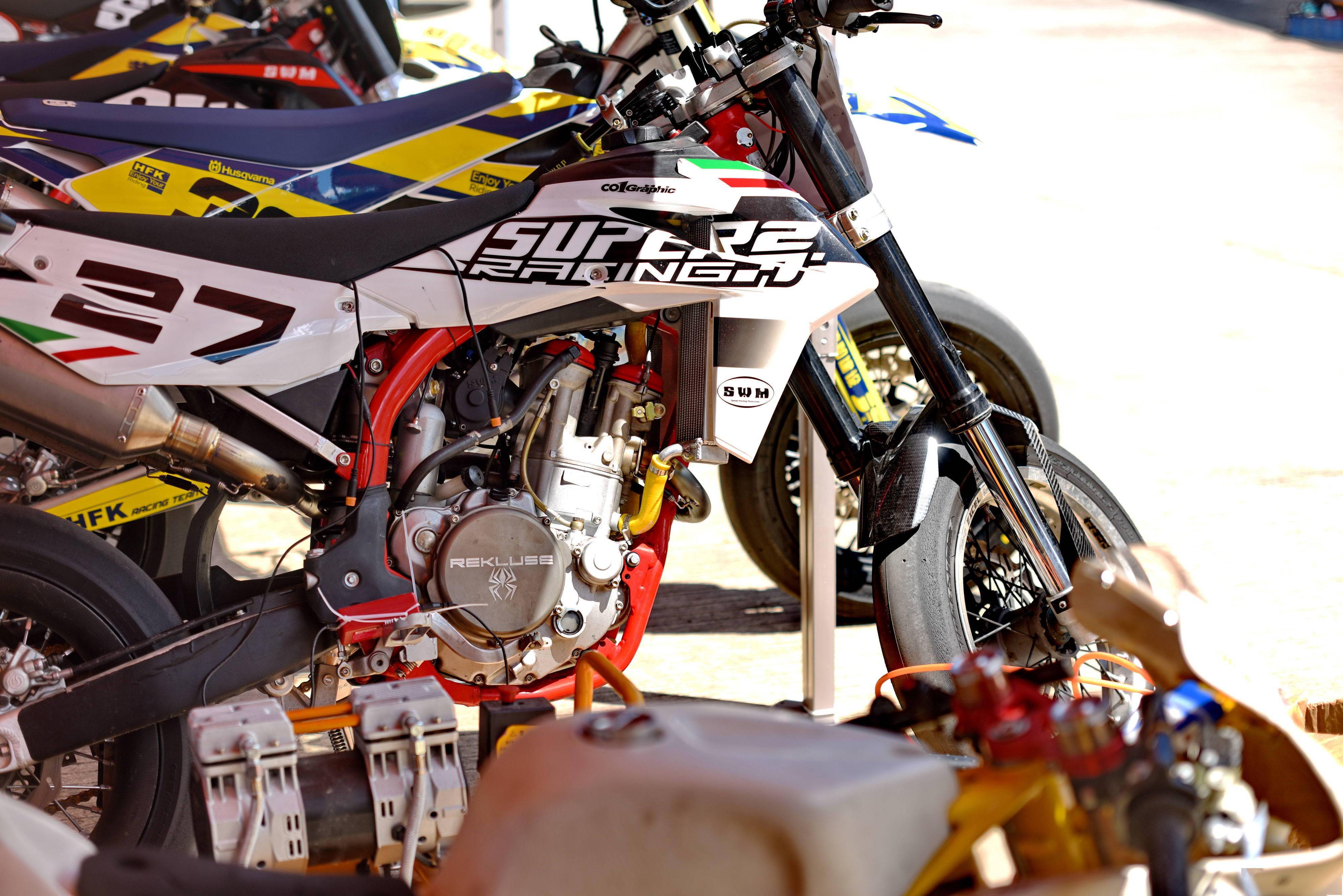 以量产车 sm500 挑战竞技专用车的 swm_搜狐汽车_搜狐网