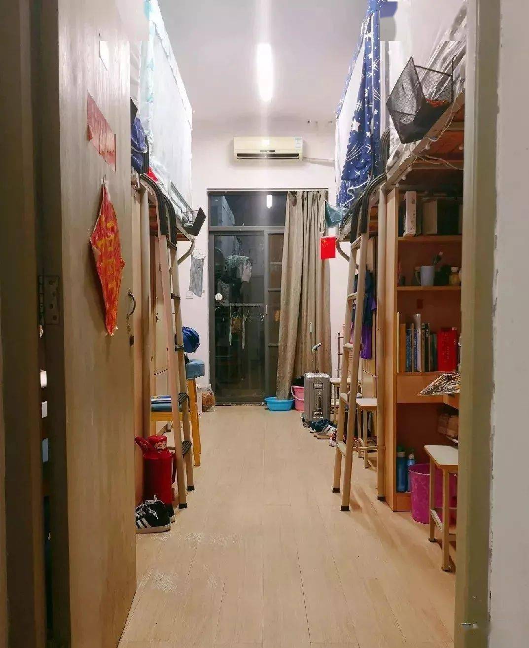 清华大学女宿舍图片大全_清华大学女生宿舍图片_清华女生宿舍内景