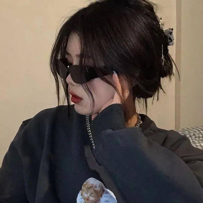 拽姐头像来看看