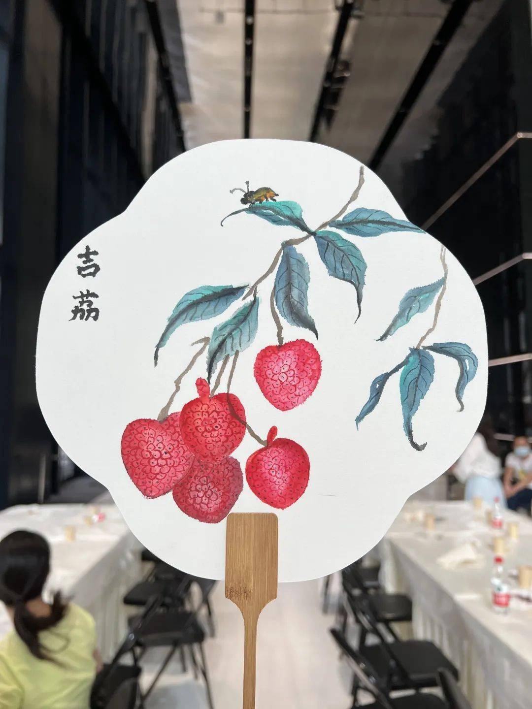 公教回顾南园拾翠夏日水果团扇国画