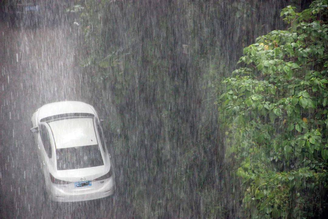 热04到04融04化04 !自贡气温播报超40℃!但降雨已经安排上了!