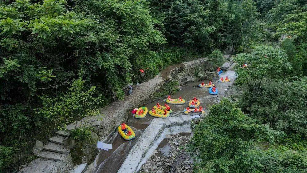 降温指数10颗星14个漂流耍水地穿丛林越峡谷上天入地比空调屋还凉快