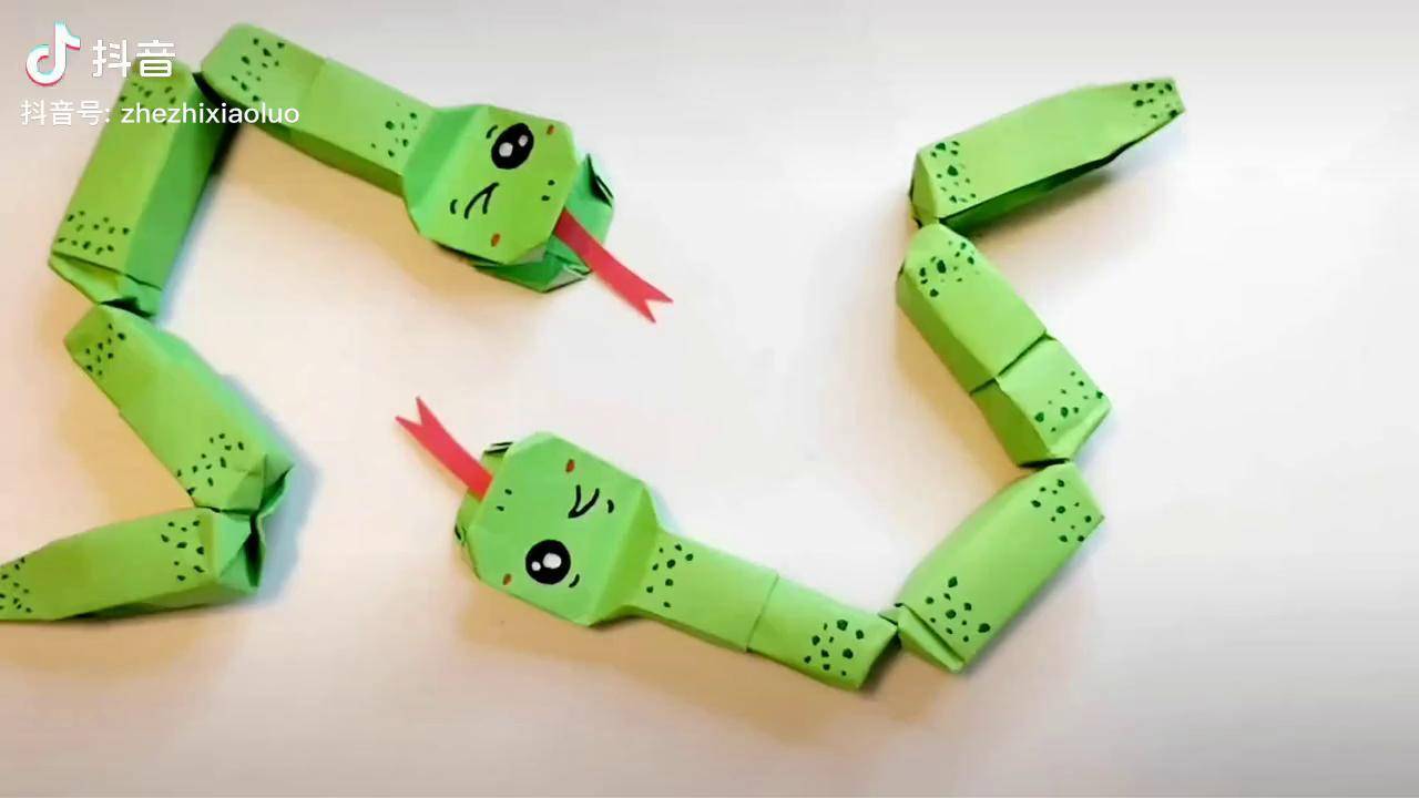 吓唬人的恶作剧折纸玩具扭扭蛇扭来扭去儿童手工益智玩具手工制作自制