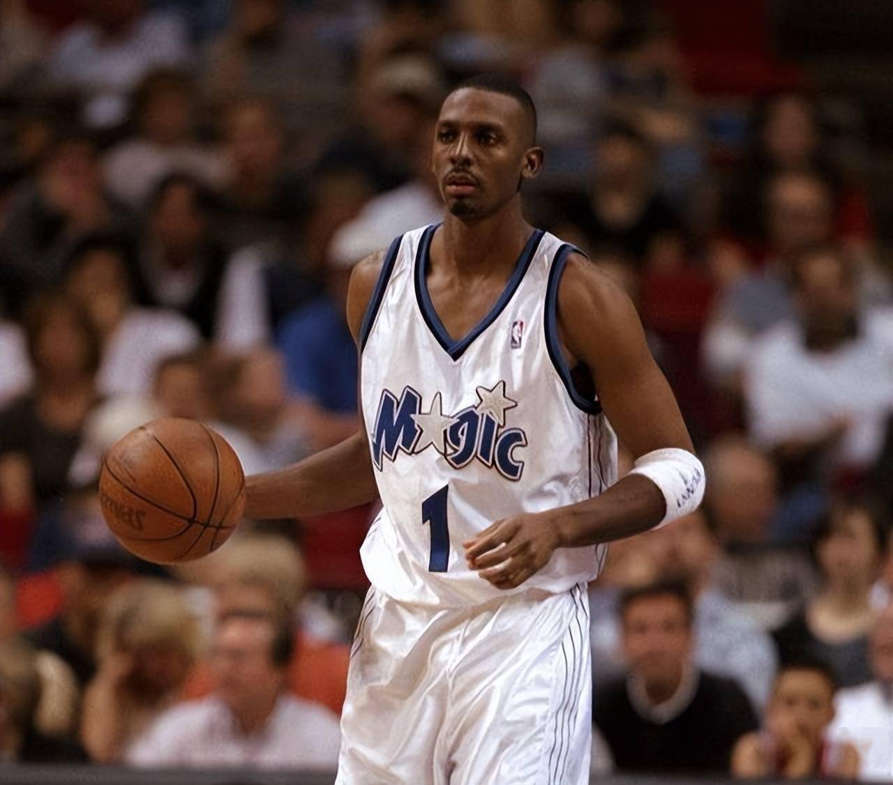 接着99年哈达威与魔术分手方式也是异常糟糕