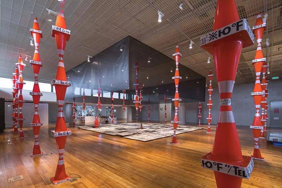 �����ǣ�΢�����У��������ġ����潨��ѧ��