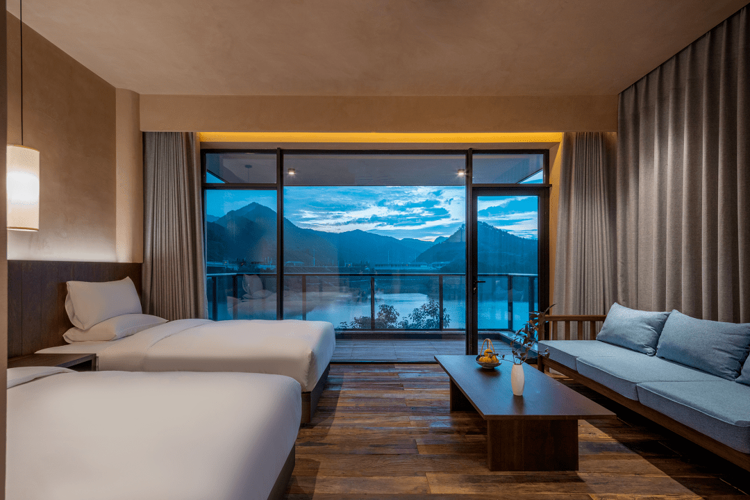 浙江新开秘境酒店独占半岛三面环湖抢开业价才划算