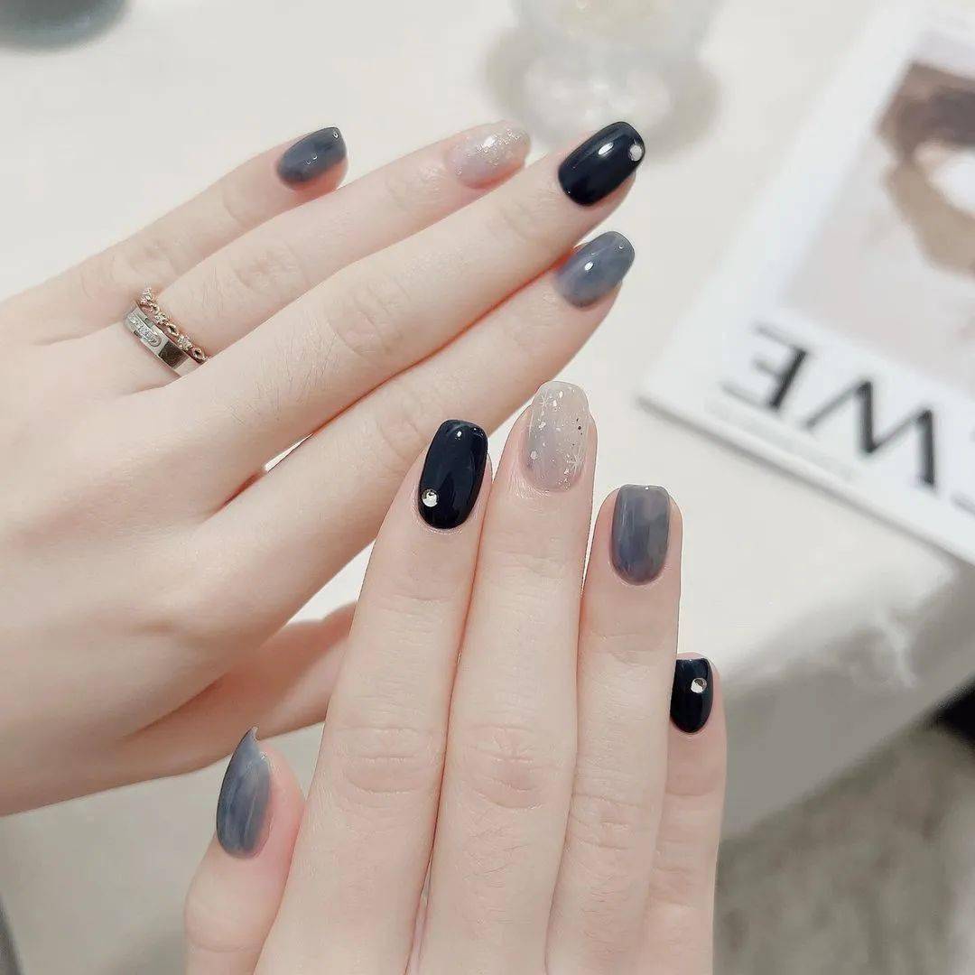 简单耐看的方圆甲大爱