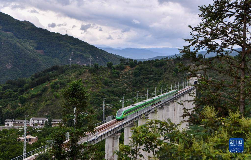 大瑞鐵路大保段即將開通運營_新華社_陳欣波_江文