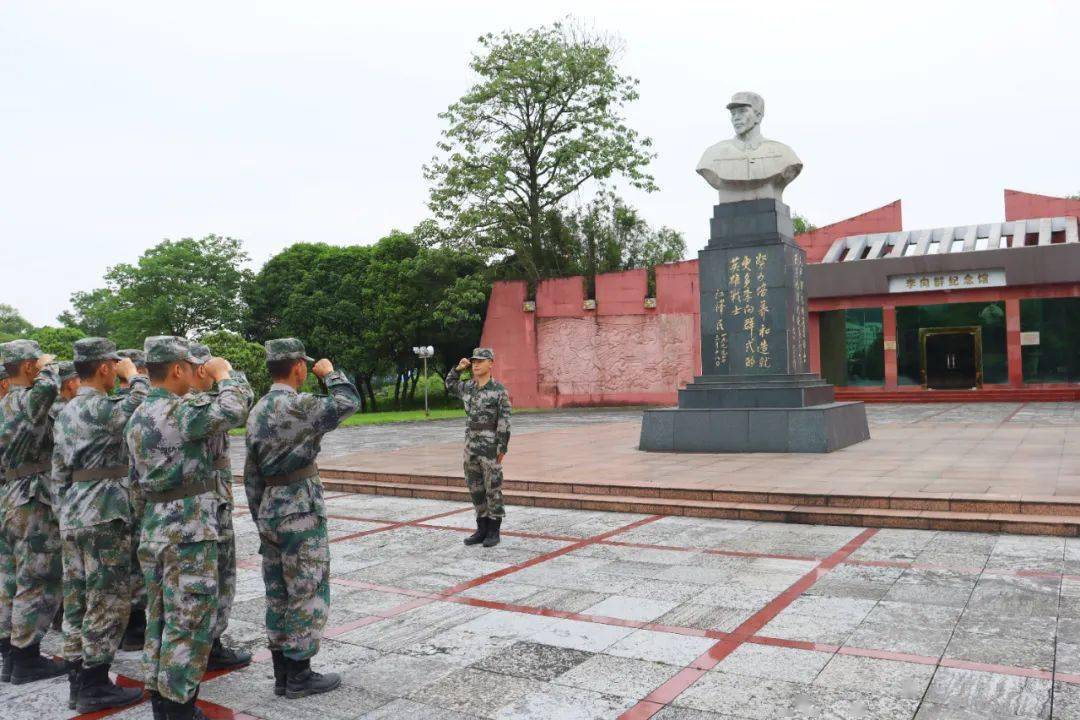 下连第一课,安排在这里……_李向群_罗盛教_新兵