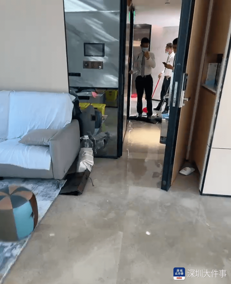 深圳一新房业主称入住前遭水浸，开发商：正调查具体原因