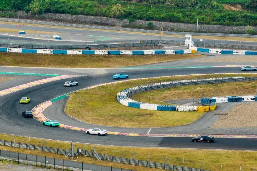 热血传奇澎湃共擎台州宝诚bmwm50周年宁波赛道精彩回顾