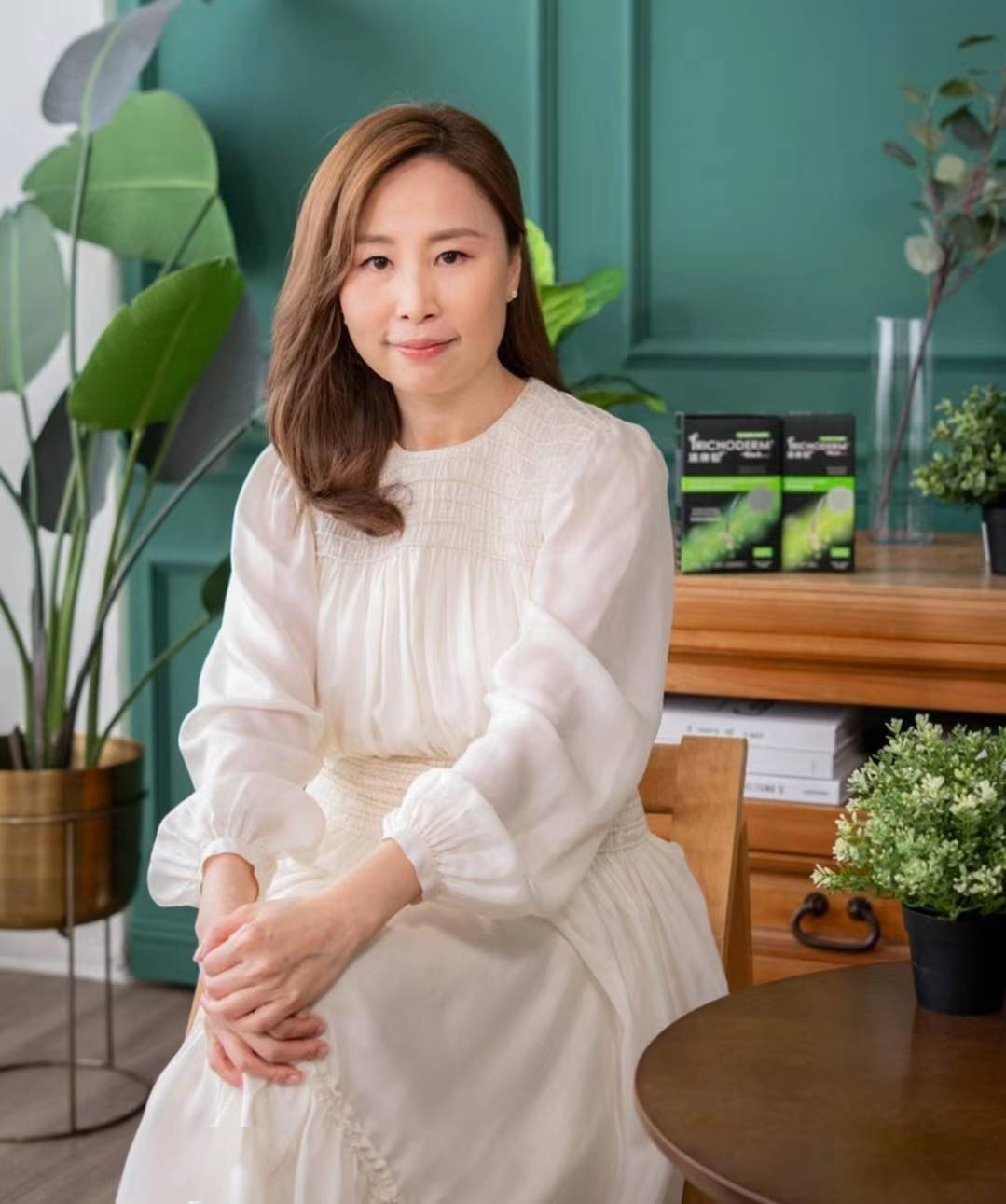 香港知名女星以新形象复出,曾传嫁富商:还未结婚享受单身_兰茜_回应