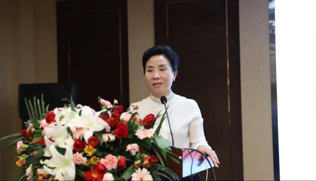 为此,胡华园长呼吁我们在培育教育创新的"种子"的同时,也要努力改良