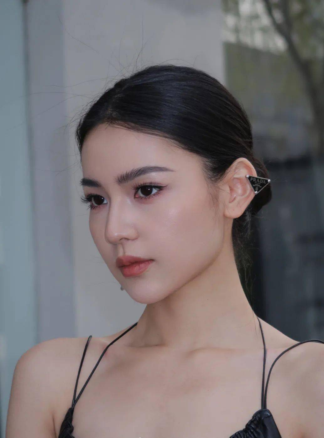 但健康,均匀的肤色,也依旧很好看呐～真想把purple阿紫的妆焊在自己