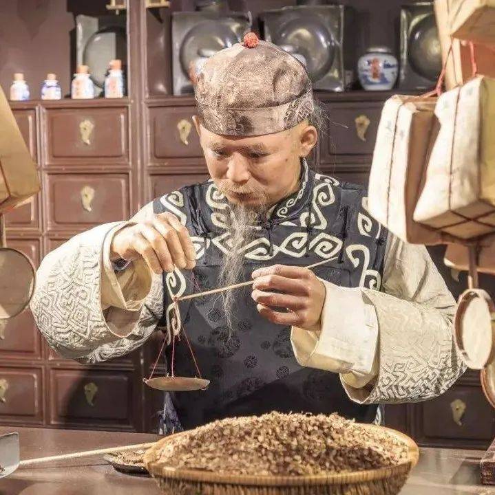 民间故事 |胡家药店屡遭讹诈屹立不倒的秘密_胡书宝_药方_胡策龙