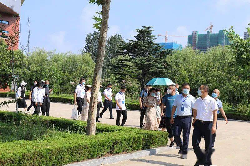 民族團結一家親 跨域交流謀新篇——新疆麥蓋提縣教育同仁到東港實驗