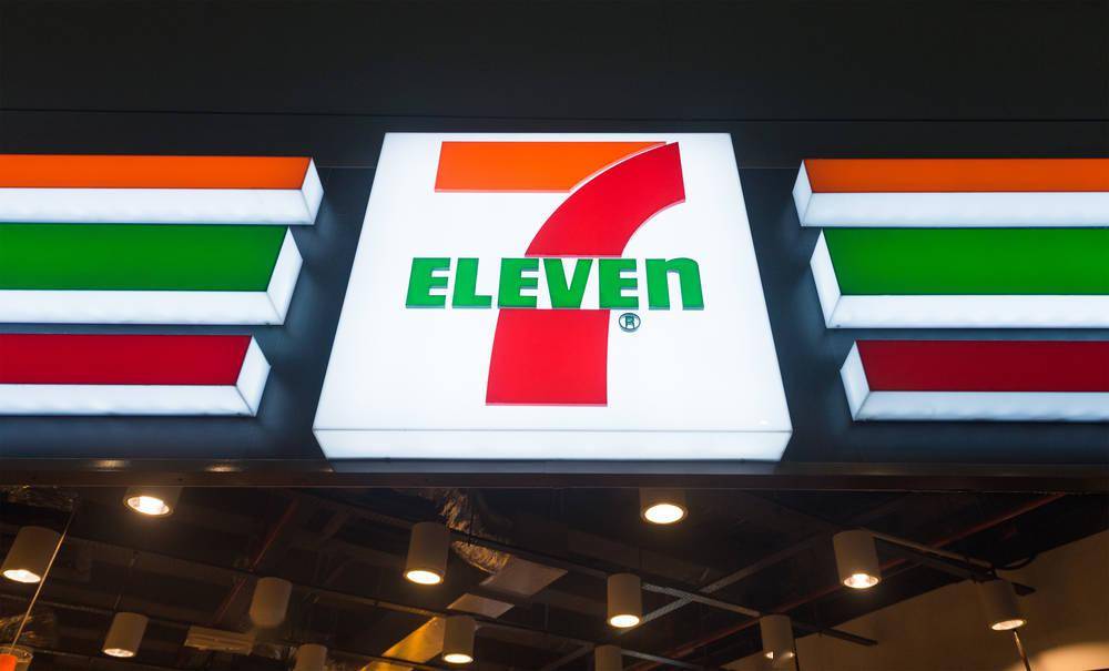 7-ELEVEn在美国裁员880人；伊利成为印尼最大主题公园杜凡独家冰淇淋合作伙伴