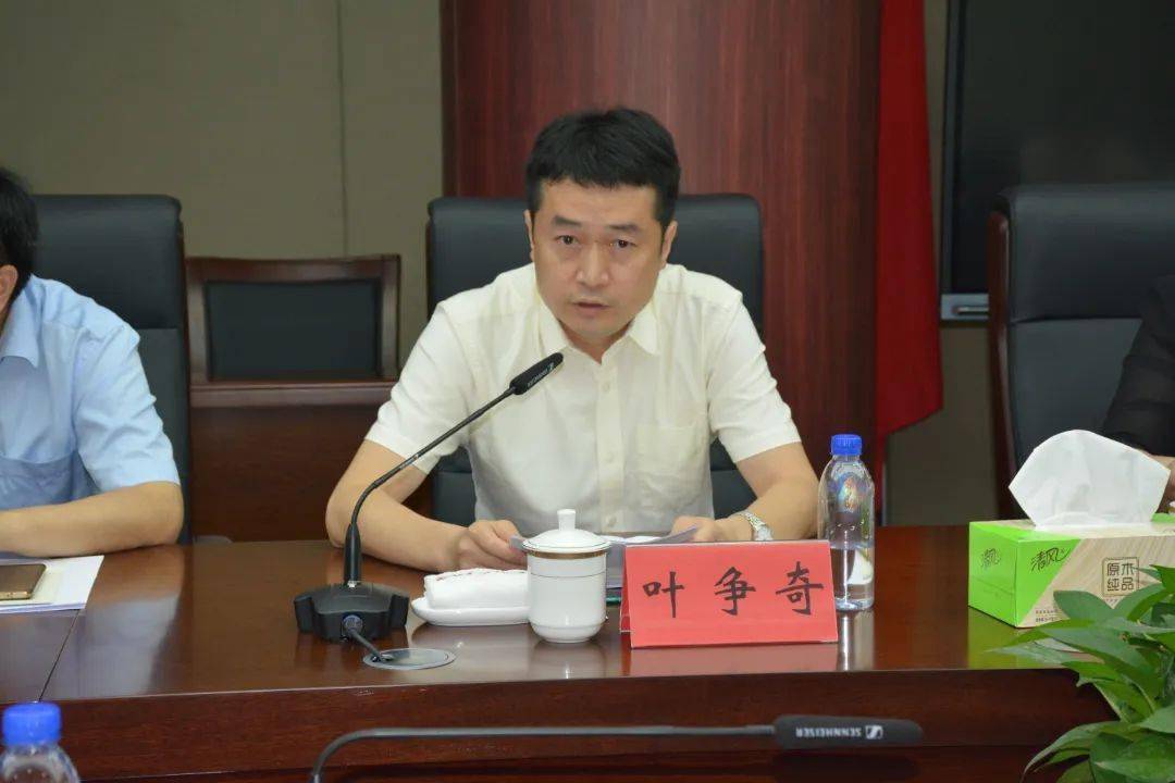 在座谈会上,合肥工业大学党委副书记陈刚致欢迎词,叶争奇就砀山县基础