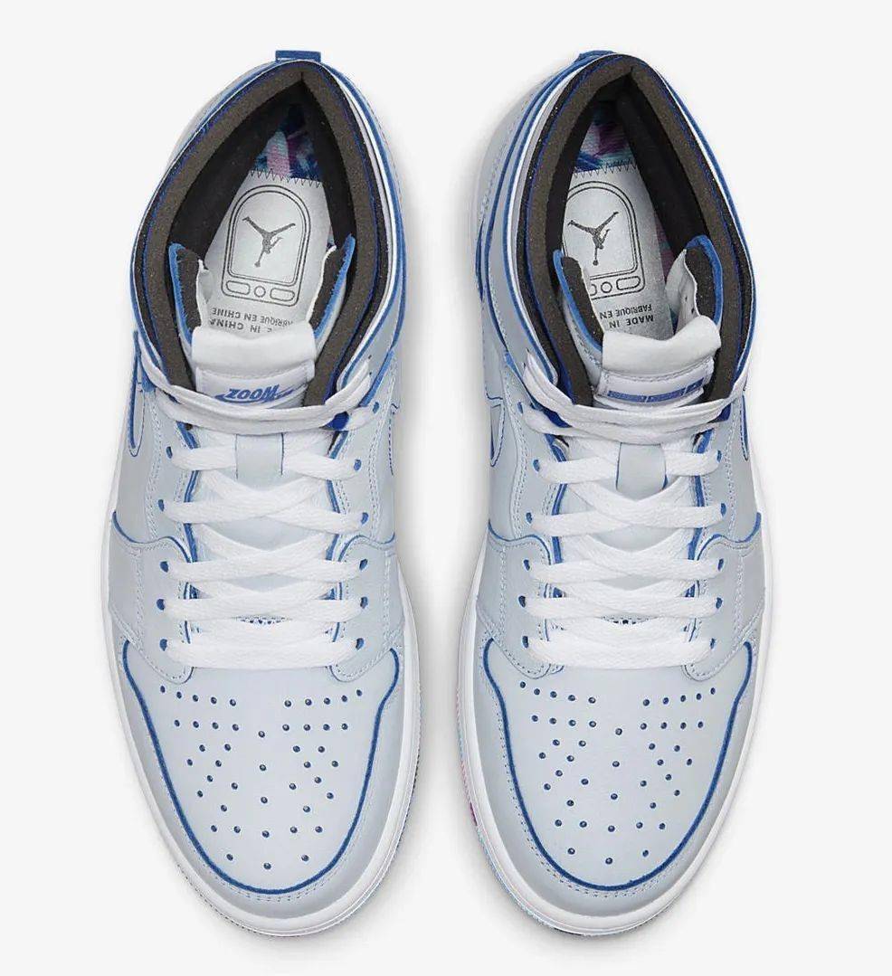 而这双aj1 zoom的特别之处在于带有类似刮刮乐玩法,淡蓝色鞋面之下