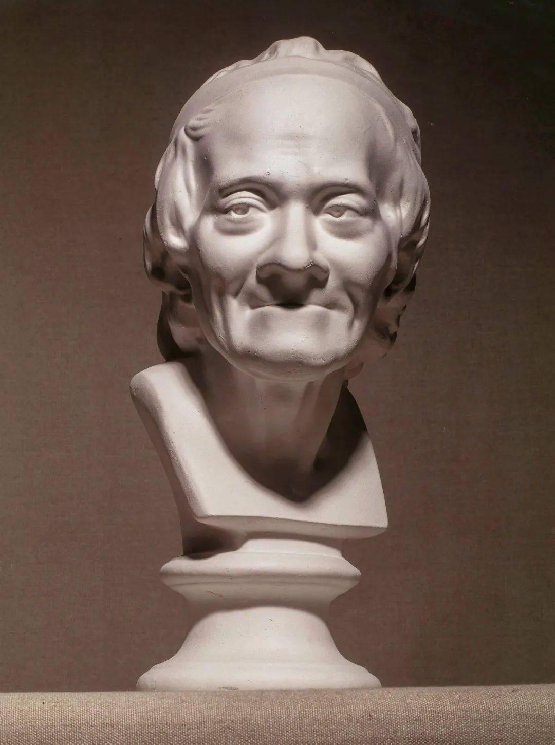 素材丨石膏头像高清照片(80张无水印) - 大卫石膏头像高清 - 实验室