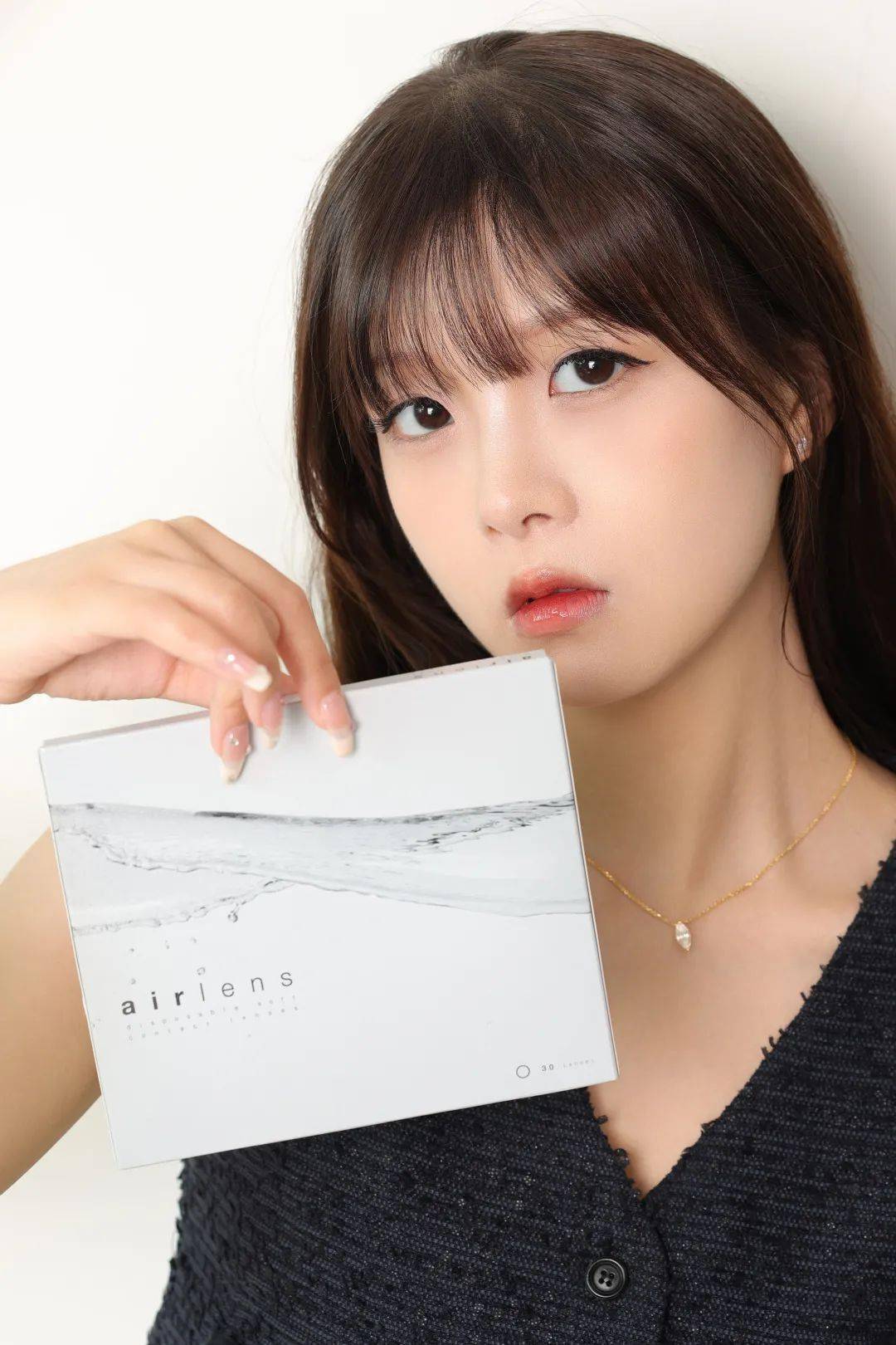 miko一眼相中了经常断货的大爆款——屿麋褐,无辜感爆棚的小高光狗狗