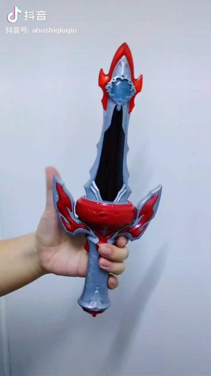 泰迦赤焱剑演示奥特曼玩具泰迦奥特曼