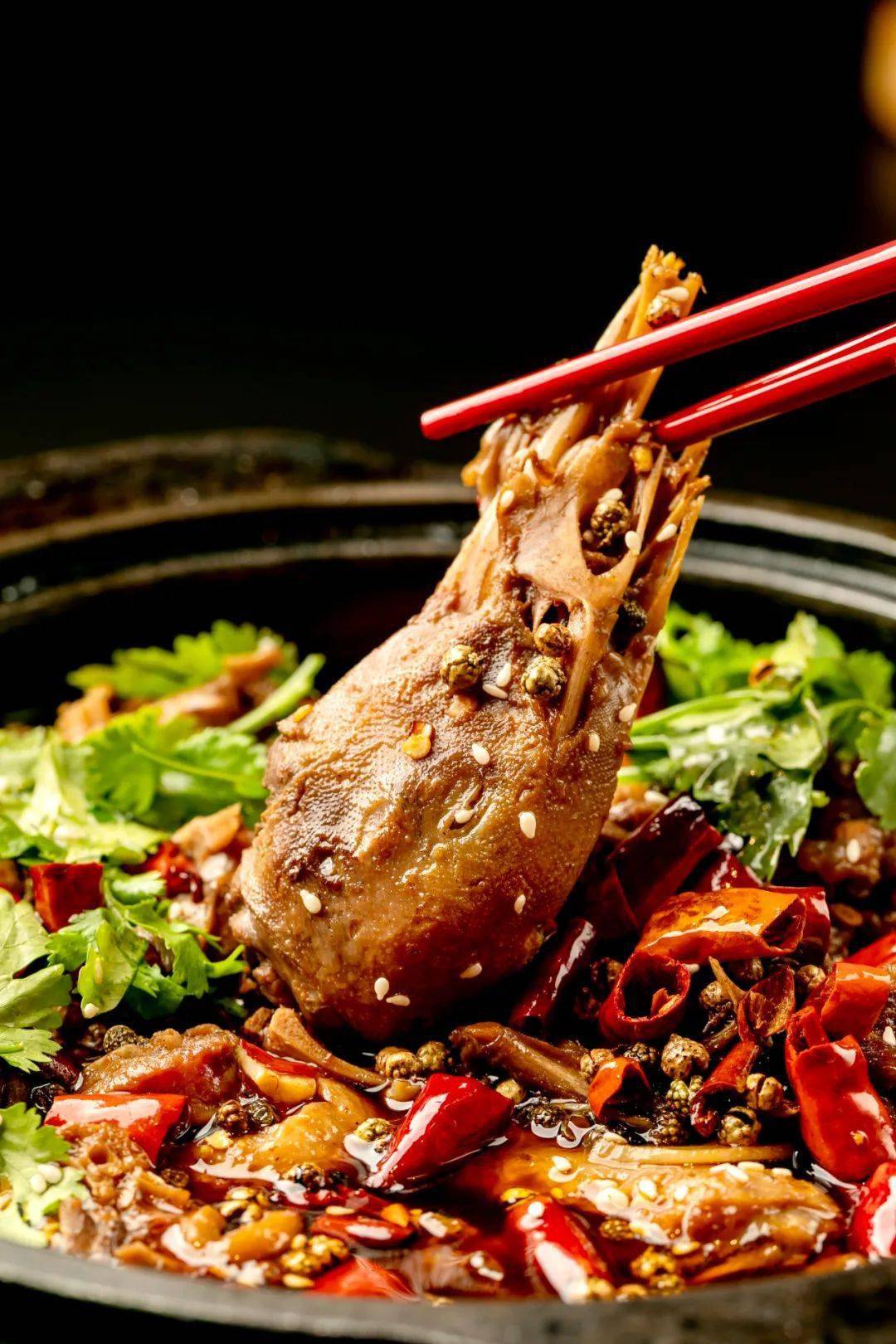 吃了就会爱上『咏川冒鸭』肥肠没有一丝异味,浸满油辣香后,口口爆汁