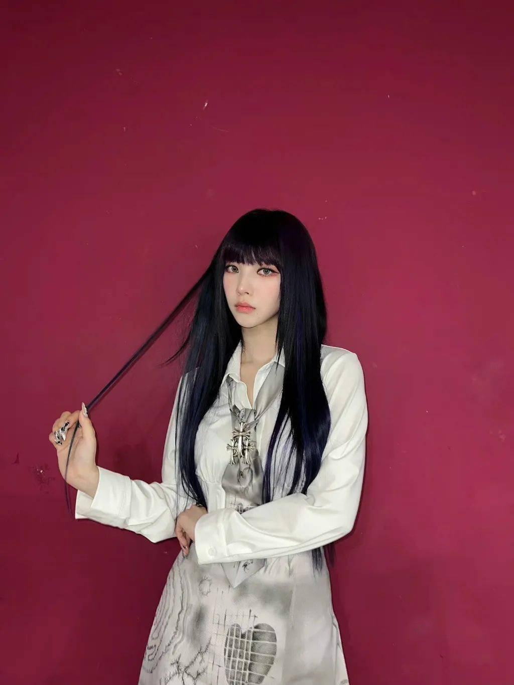 齐刘海黑发造型