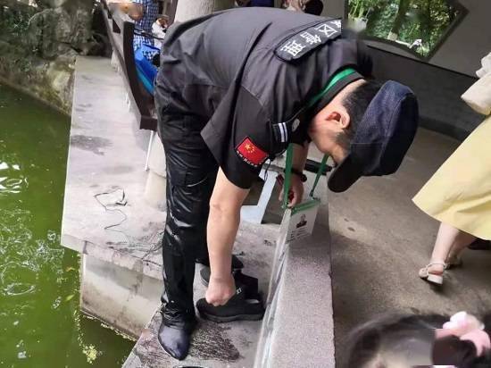 【好人好事】杭州动物园里的“捞哥”
