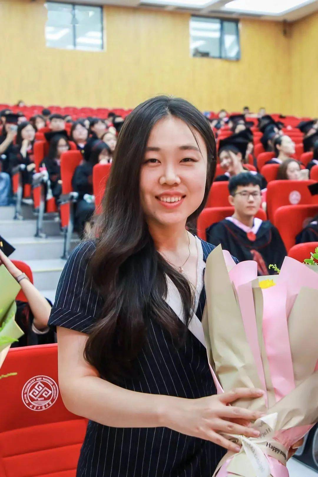 关晶金融类224班主任#新生寄语:祝贺同学们过五关斩六将踏进了北京