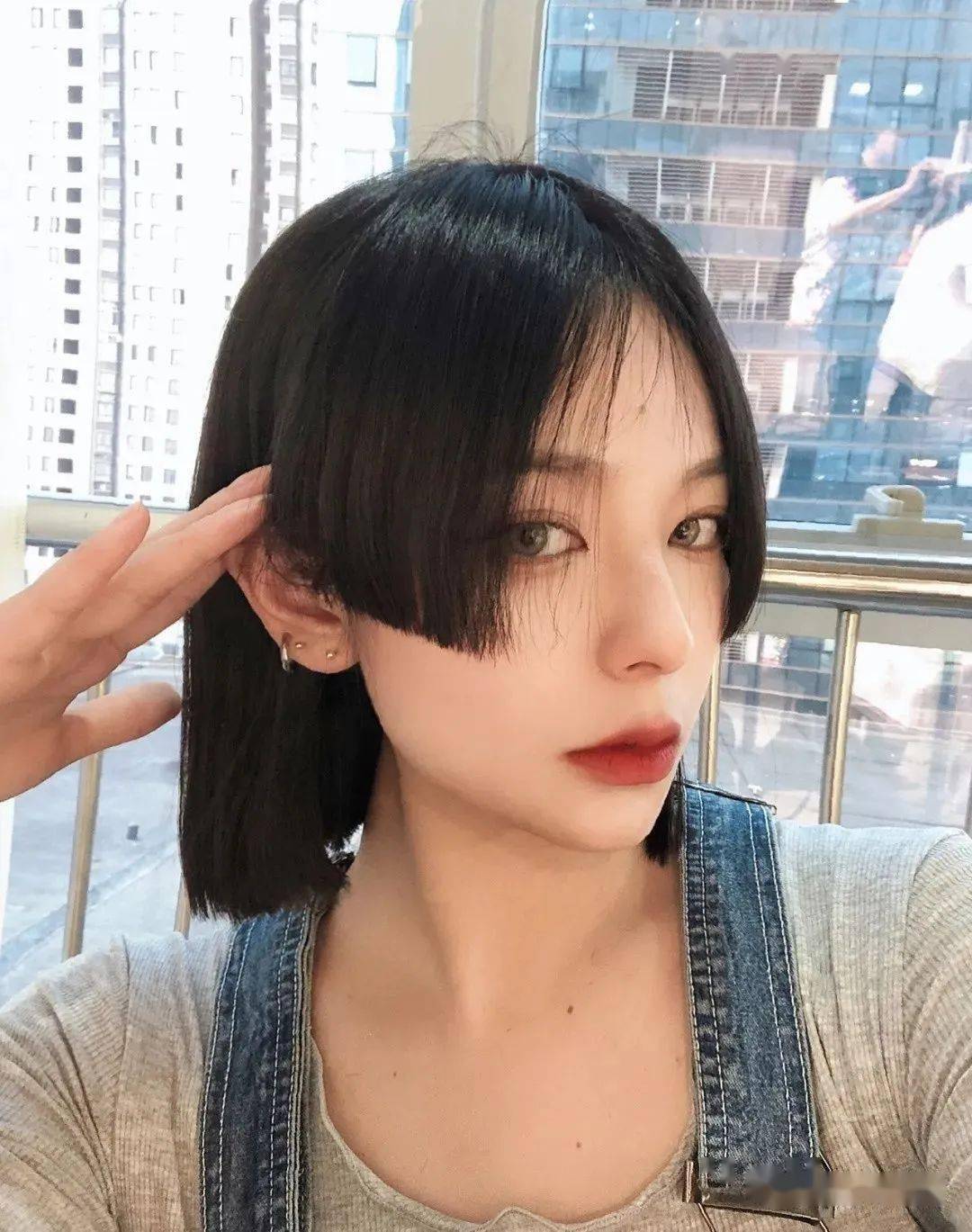八大网红刘海短发