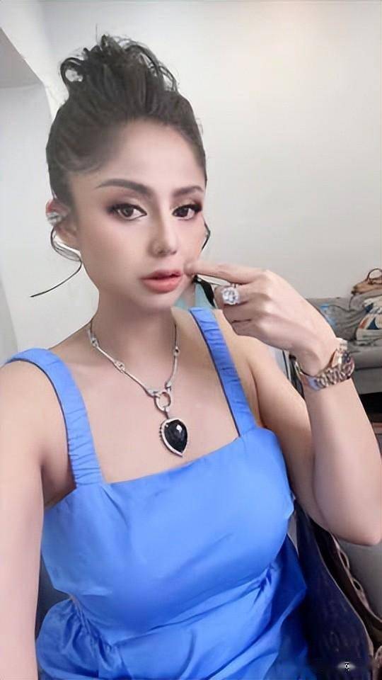 柬埔寨美女网红我拍广告收费10万美元