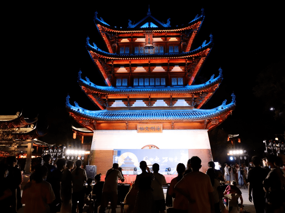 又叫七夕节是中华民族传统的乞巧节农历七月初七所谓伊人,在水一方