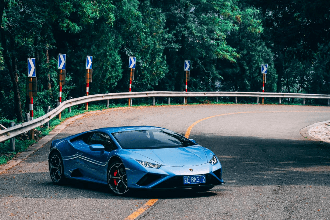 深度试驾 | 兰博基尼HURACÁN EVO RWD：情感丰富的速度使者_搜狐汽车_搜狐网