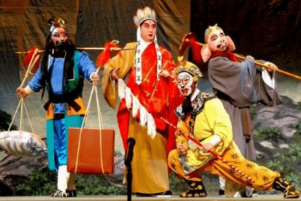 【有戏】在舞台上怎么骑马?_京剧_秦琼_黄骠马