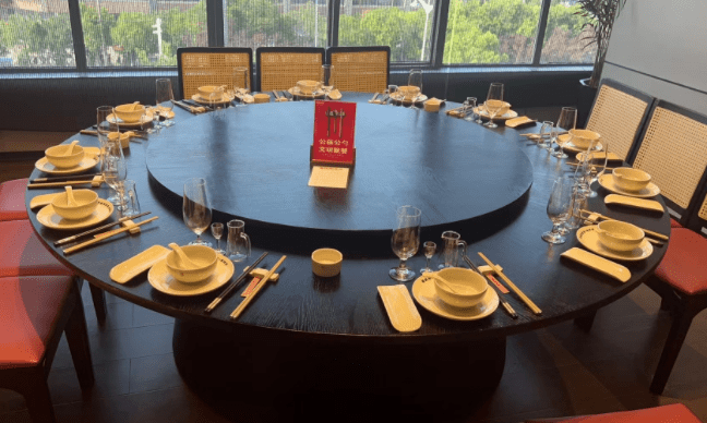 公筷公勺渐成餐桌标配