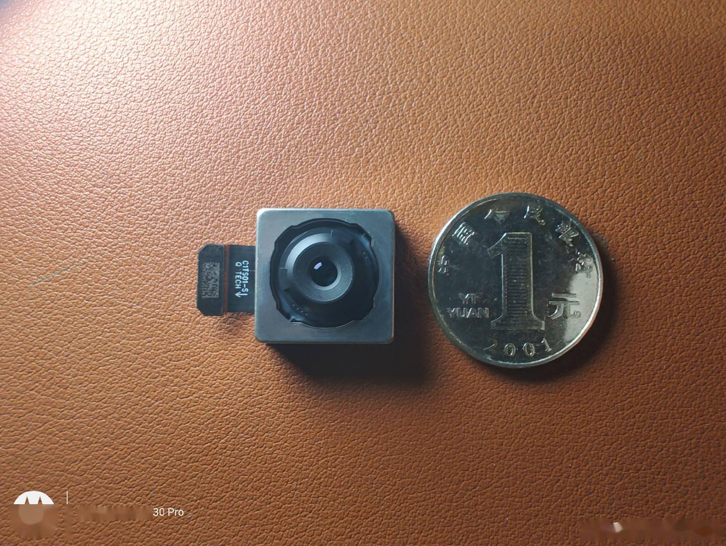 联想陈劲晒2 亿像素三星HP1 主摄实物：接近1 元硬币大小_搜狐网