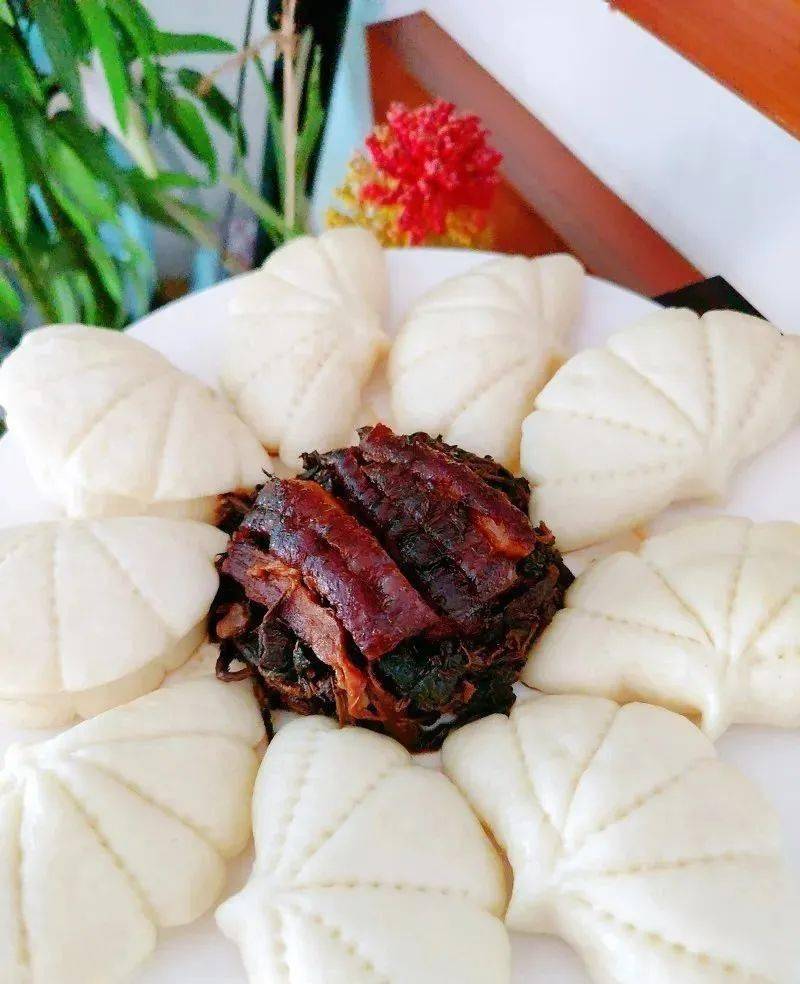 荷叶夹,自制不复杂,吃的时候夹上梅菜扣肉,美味即成._面团_版权_大面