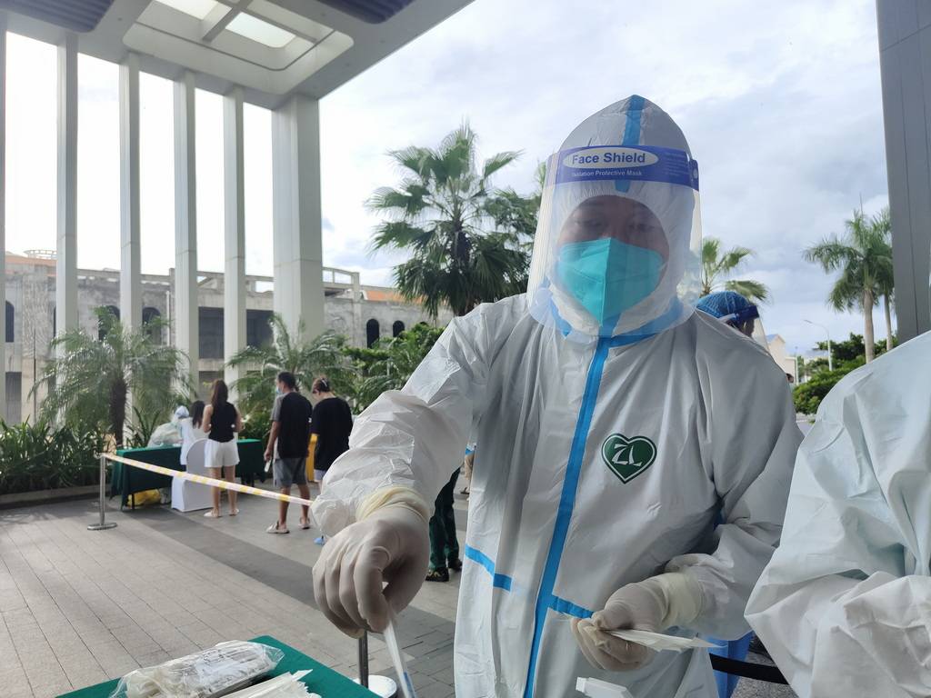 广州供卵包男孩（上海医生带娃旅游滞留三亚，和朋友一起做起了抗疫志愿者）