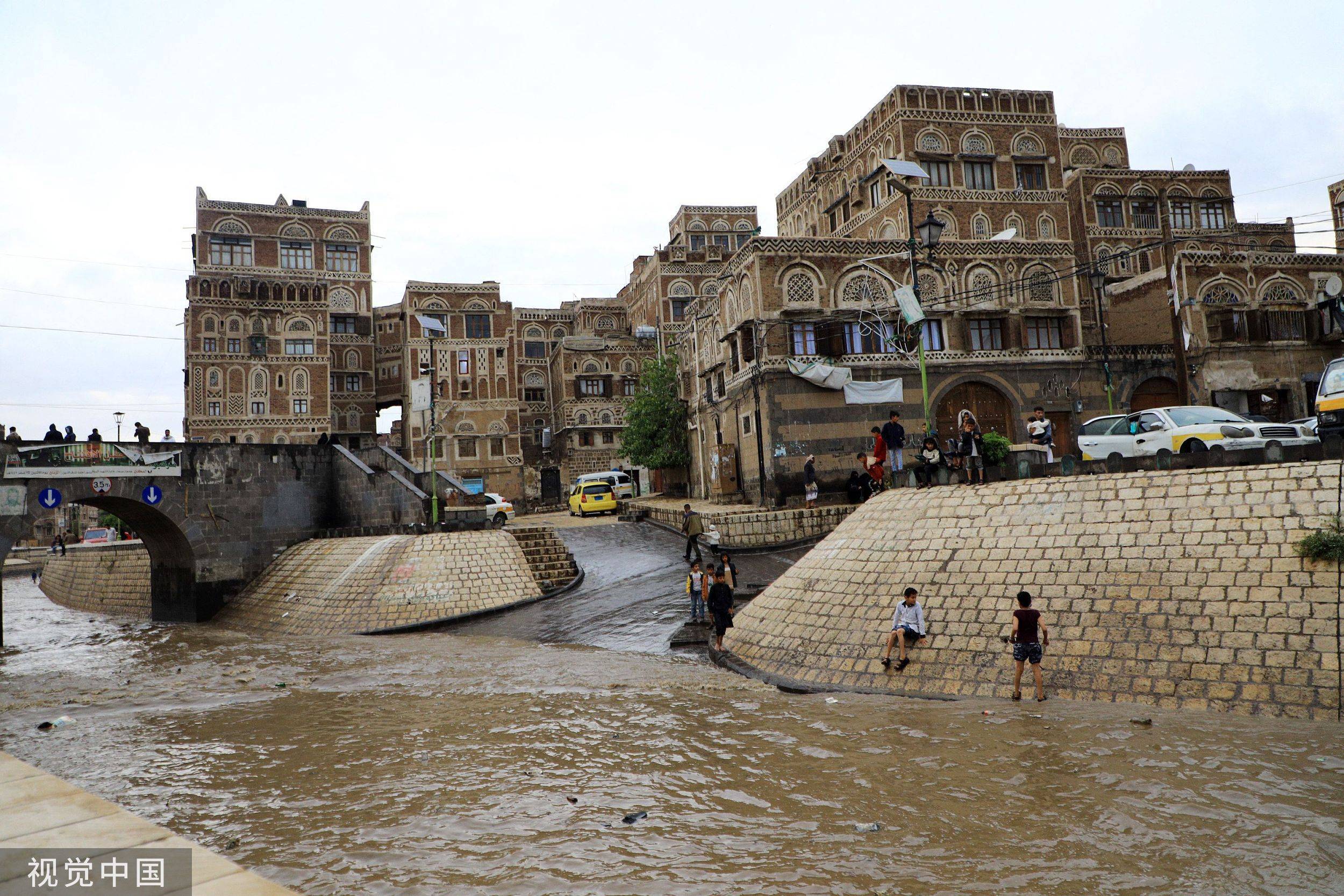也门首都萨那遭暴雨，10座历史建筑倒塌