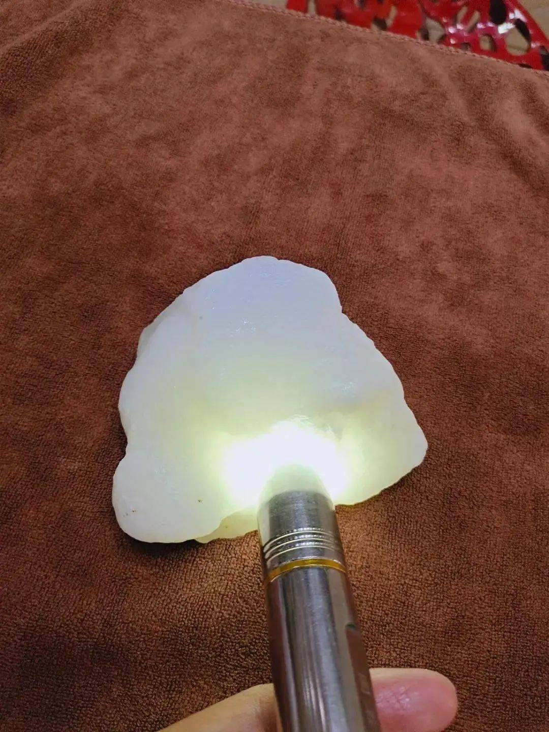 和田玉里的黑山料,价值为何如此贵重_皮色_且末_于田