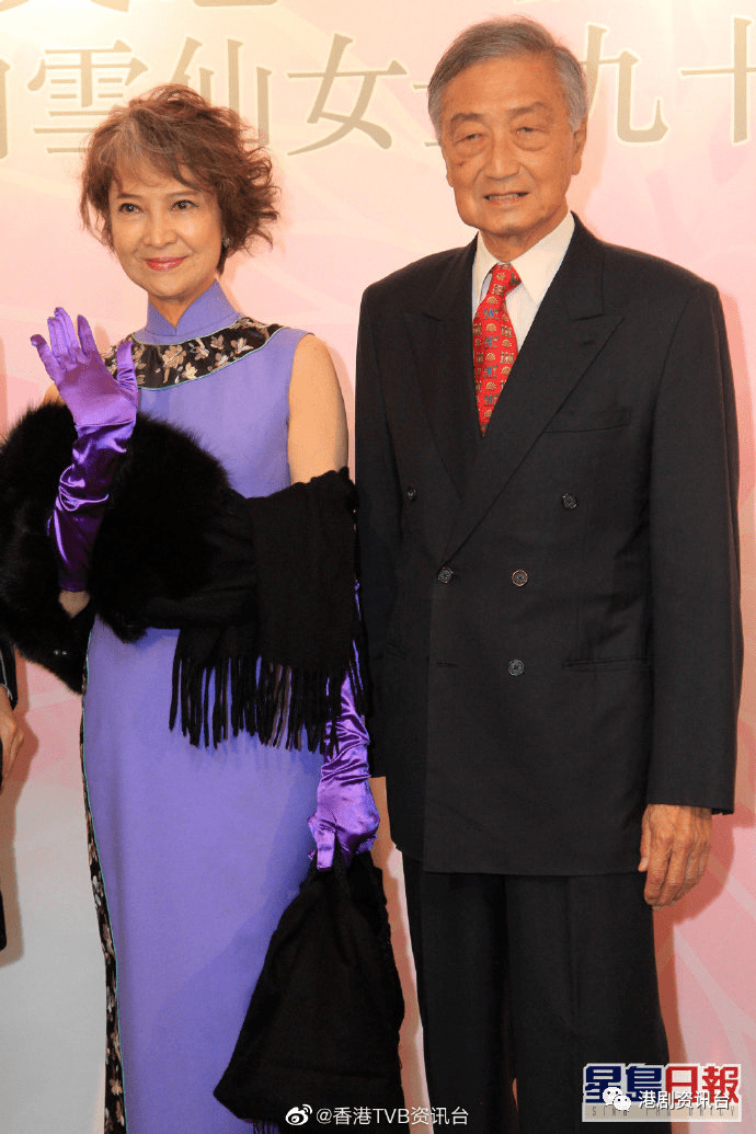 胡枫闻萧芳芳丈夫离世眼红红!