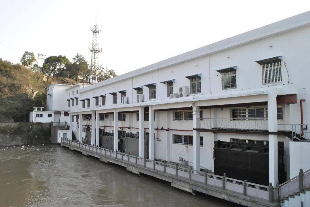 坝西为乐清湾.